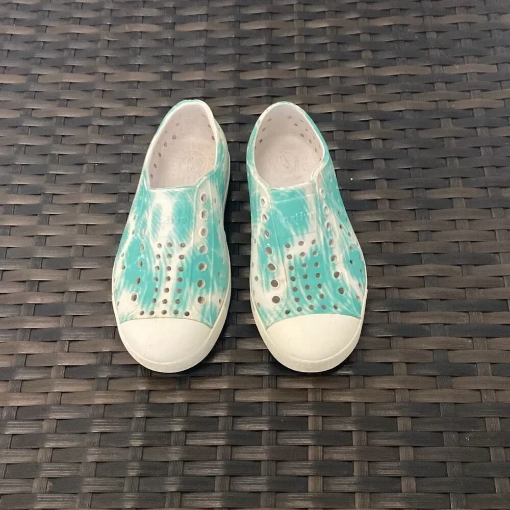 Native Jeffersons shoes children’s size 10 ￼
